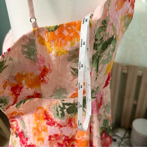 NWT David Bridal - Spring Floral Pattern A Line Lace Mini Dress Women Sz 2 - Picture 9 of 13